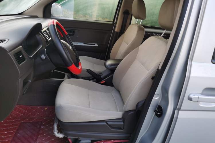 Used Wuling Rongguang V 2016 1.5L Standard Version Left Front Seat