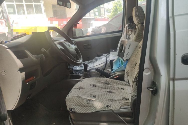 Used Wuling Rongguang V 2016 1.2L Practical Model Non-Power-Assisted Left Front Seat