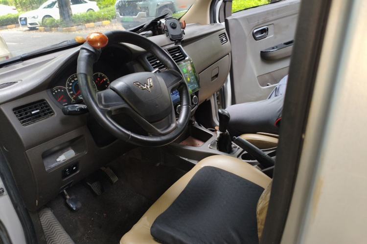 Used Wuling Rongguang V 2016 1.5L Standard Version Left Front Seat