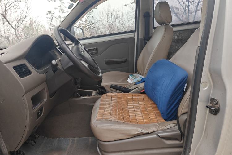 Used Wuling Rongguang V 2016 1.5L Practical Version Left Front Seat