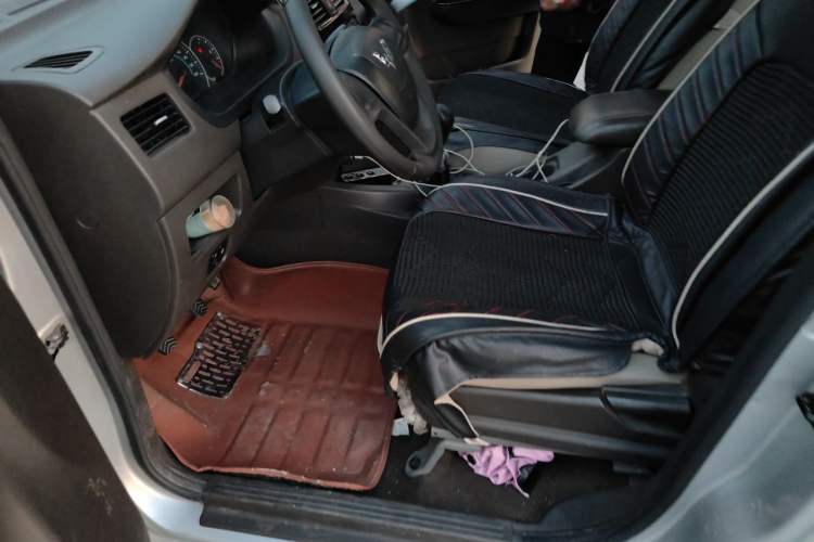 Used Wuling Rongguang V 2016 1.5L Standard Version Left Front Seat