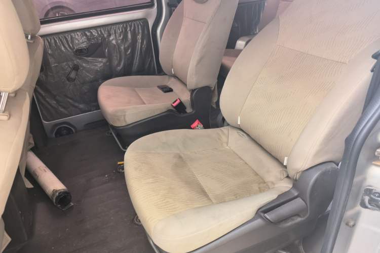 Used Wuling Rongguang V 2016 1.2L Practical Version Left Rear Seat