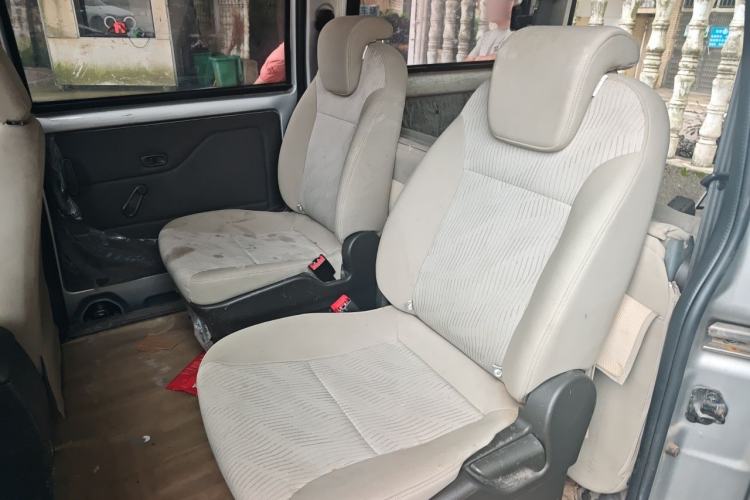 Used Wuling Rongguang V 2016 1.5L Practical Version Left Rear Seat