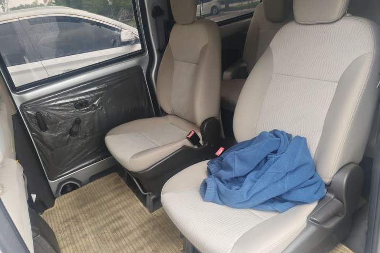 Used Wuling Rongguang V 2016 1.5L Standard Version Left Rear Seat