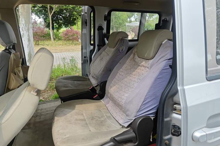Used Wuling Rongguang V 2016 1.5L Standard Version Left Rear Seat