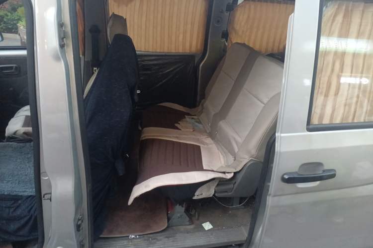 Used Wuling Rongguang V 2016 1.5L Practical Version Left Rear Seat
