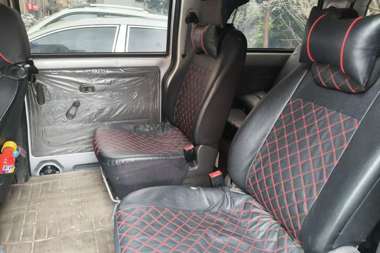 Used Wuling Rongguang V 2016 1.5L Standard Version Left Rear Seat