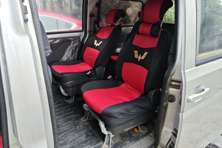 Used Wuling Rongguang V 2016 1.5L Practical Version Non-Power-Assisted Left Rear Seat