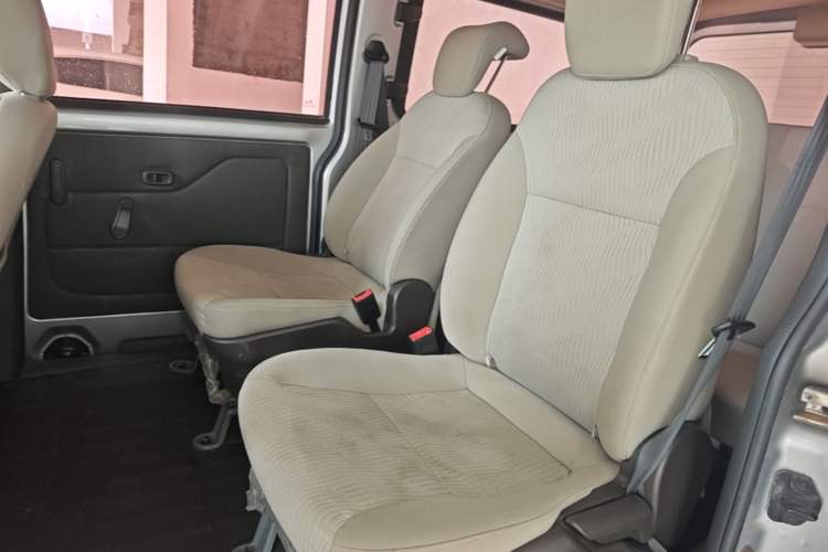Used Wuling Rongguang V 2016 1.5L Standard Version Left Rear Seat