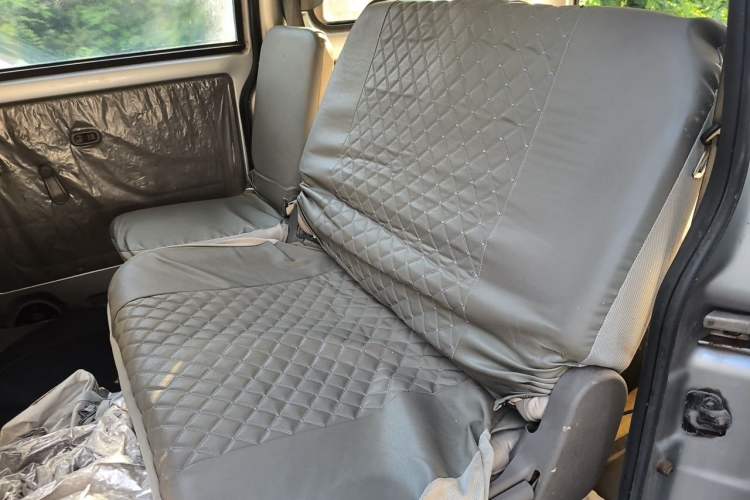 Used Wuling Rongguang V 2016 1.5L Practical Version Left Rear Seat