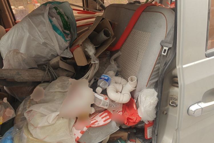 Used Wuling Rongguang V 2016 1.5L Practical Version Left Rear Seat
