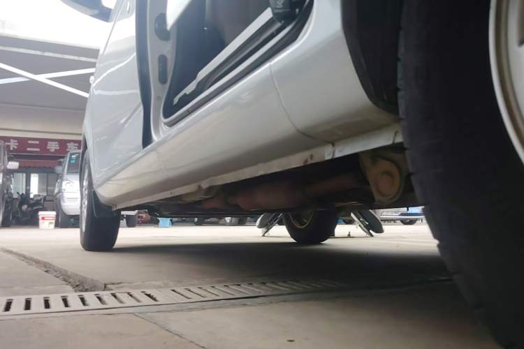 Used Wuling Rongguang V 2016 1.5L Standard Version Left Side Sill