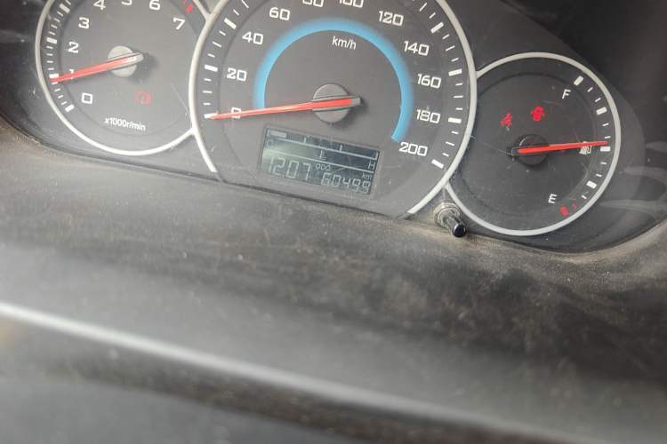 Used Wuling Rongguang V 2016 1.5L Standard Version Odometer Close Up