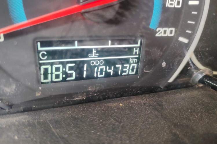 Used Wuling Rongguang V 2016 1.5L Standard Version Odometer Close Up