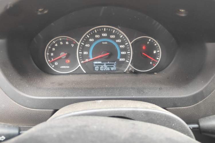 Used Wuling Rongguang V 2016 1.5L Standard Version Odometer Close Up