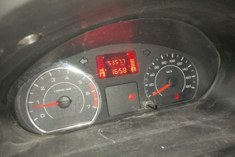 Used Wuling Rongguang V  Odometer Close Up