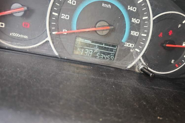 Used Wuling Rongguang V 2016 1.5L Standard Version Odometer Close Up
