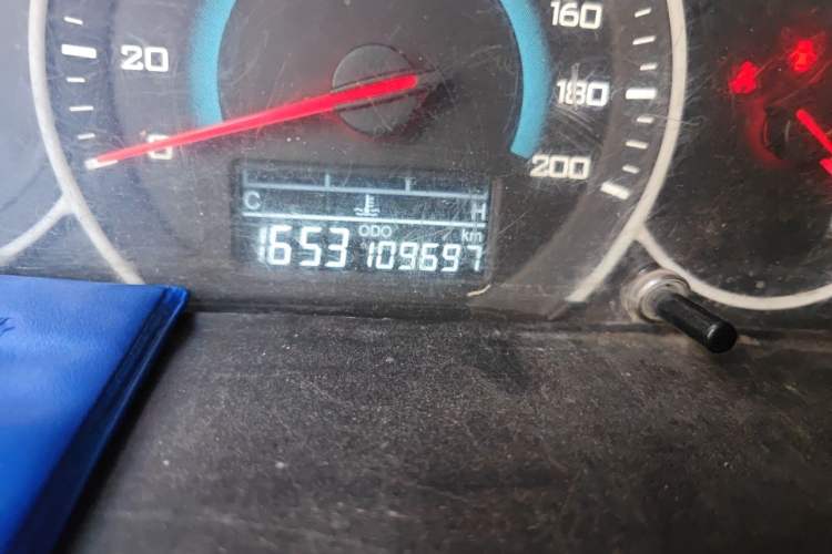 Used Wuling Rongguang V 2016 1.5L Standard Version Odometer Close Up