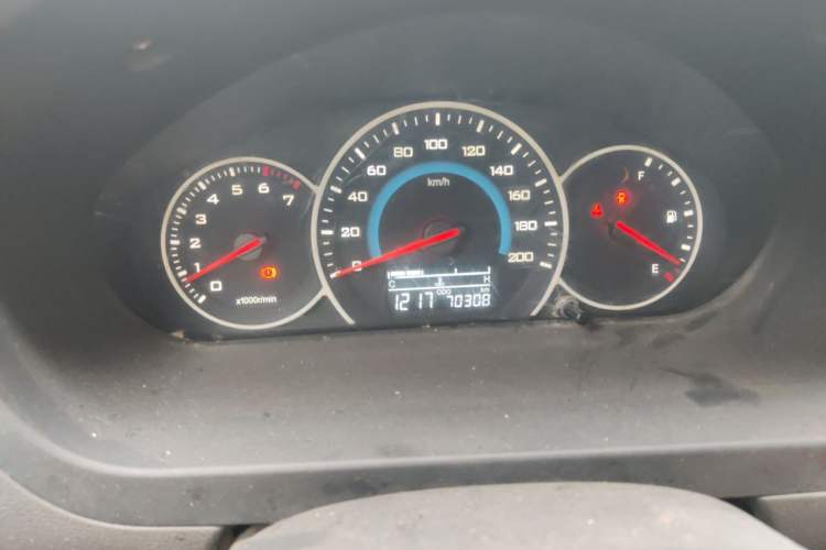 Used Wuling Rongguang V 2016 1.5L Standard Version Odometer Close Up