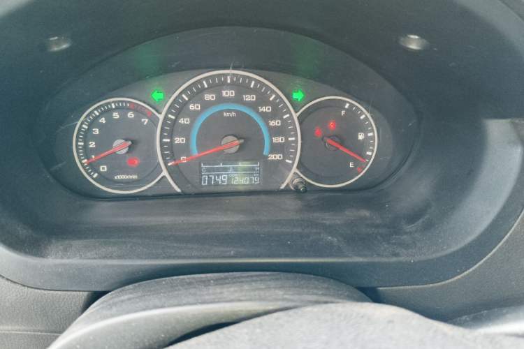 Used Wuling Rongguang V 2016 1.5L Standard Version Odometer Close Up