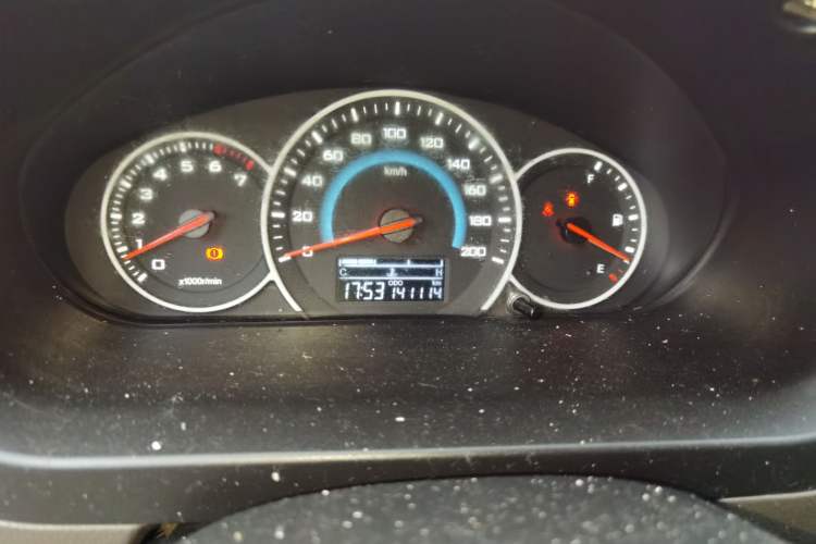 Used Wuling Rongguang V 2016 1.5L Standard Version Odometer Close Up