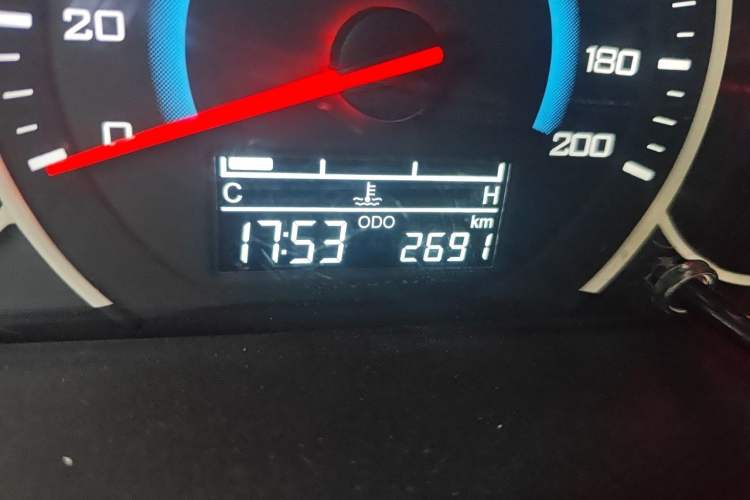 Used Wuling Rongguang V 2016 1.5L Standard Version Odometer Close Up
