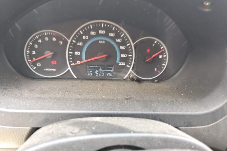 Used Wuling Rongguang V 2016 1.5L Standard Version Odometer Close Up
