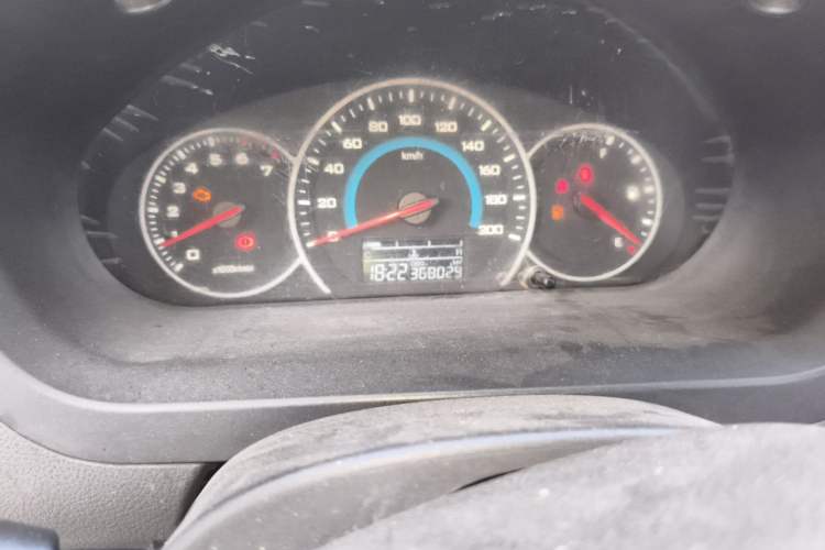 Used Wuling Rongguang V 2016 1.5L Standard Version Odometer Close Up
