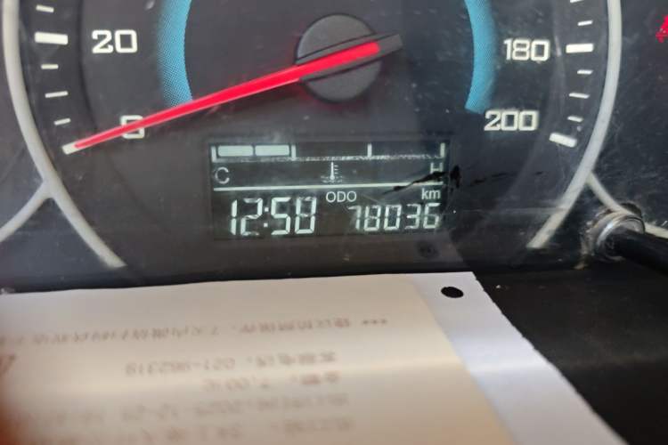 Used Wuling Rongguang V 2016 1.5L Standard Version Odometer Close Up