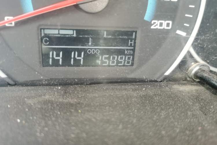 Used Wuling Rongguang V 2016 1.5L Standard Version Odometer Close Up