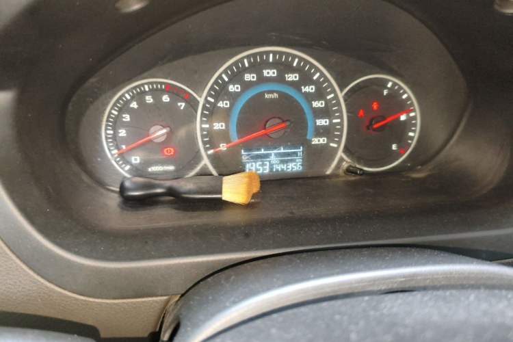 Used Wuling Rongguang V 2016 1.5L Standard Version Odometer Close Up