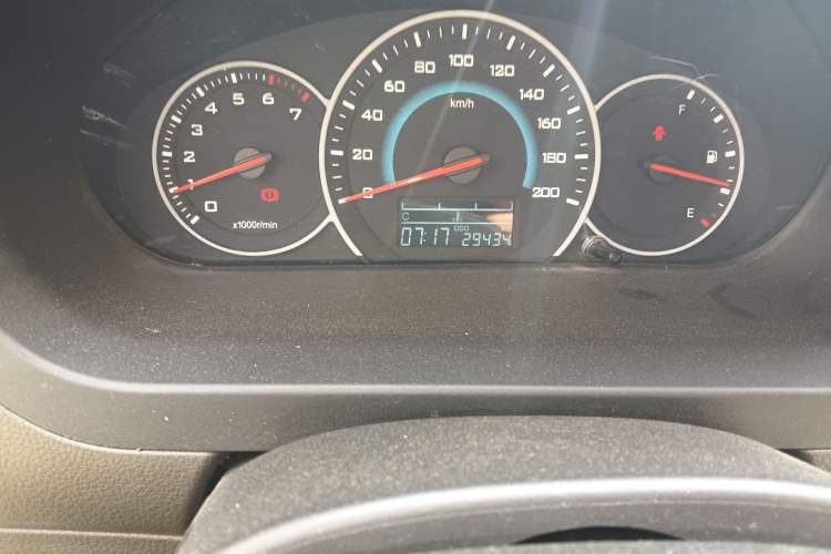 Used Wuling Rongguang V 2016 1.5L Standard Version Odometer Close Up