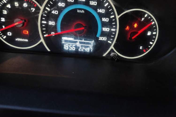 Used Wuling Rongguang V 2016 1.5L Standard Version Odometer Close Up