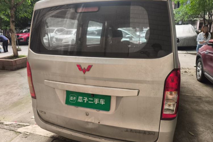 Used Wuling Rongguang V 2016 1.5L Standard Version Rear