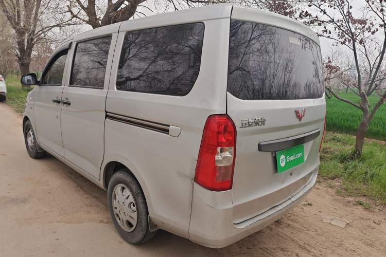 Used Wuling Rongguang V 2016 1.5L Practical Version Rear Left 45 Deg