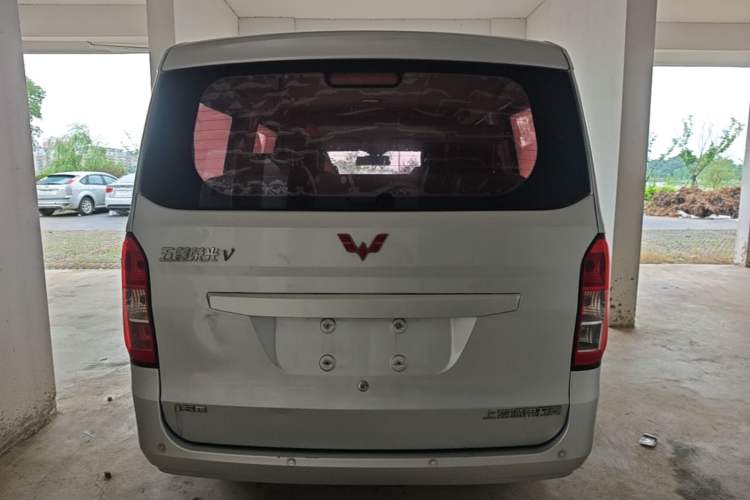Used Wuling Rongguang V 2016 1.5L Standard Version Rear