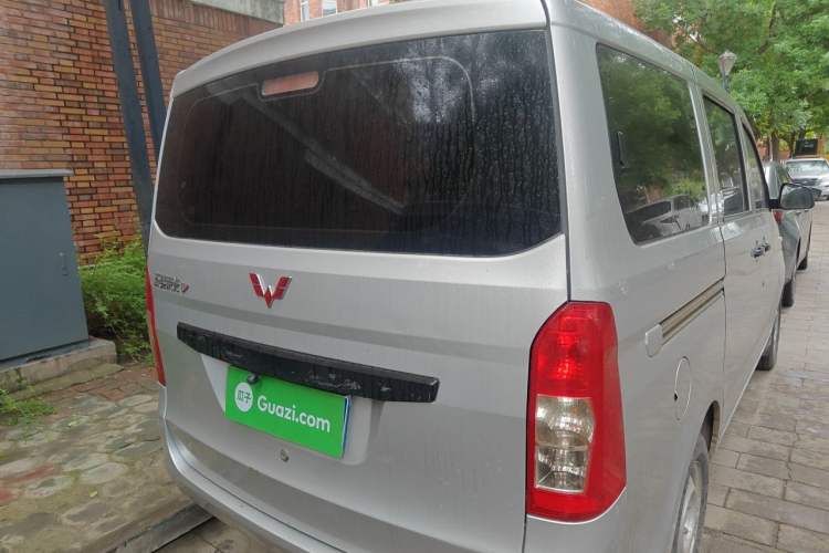 Used Wuling Rongguang V 2016 1.2L Practical Version Rear