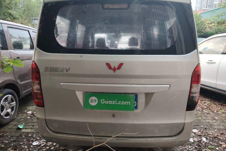 Used Wuling Rongguang V 2016 1.2L Standard Version Rear