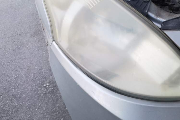 Used Wuling Rongguang V 2016 1.5L Practical Version Right Front Headlight