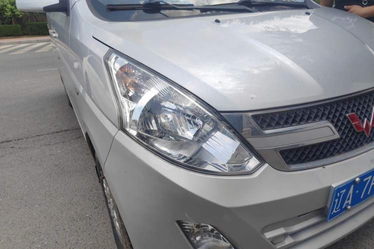 Used Wuling Rongguang V 2016 1.5L Standard Version Right Front Headlight