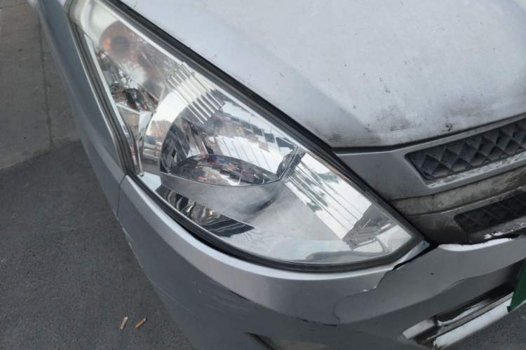 Used Wuling Rongguang V 2016 1.2L Practical Version Right Front Headlight