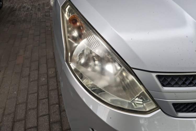 Used Wuling Rongguang V 2016 1.2L Practical Version Right Front Headlight