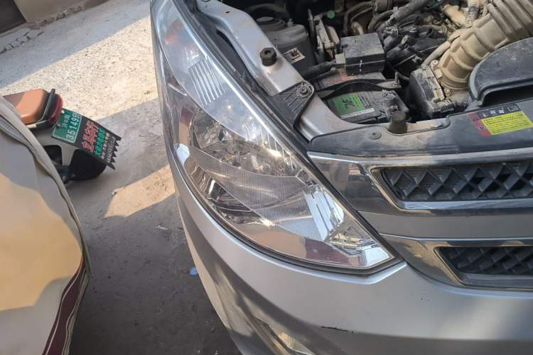 Used Wuling Rongguang V 2016 1.5L Standard Version Right Front Headlight