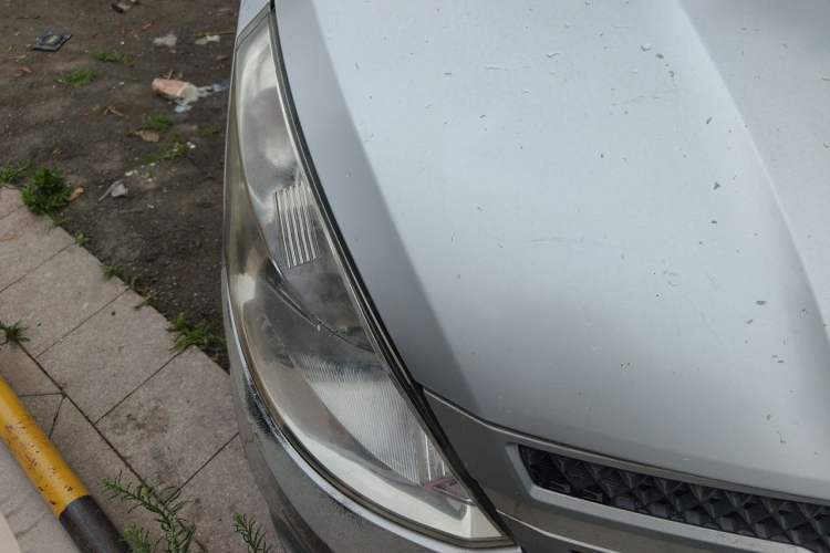 Used Wuling Rongguang V 2016 1.5L Practical Version Non-Power-Assisted Right Front Headlight