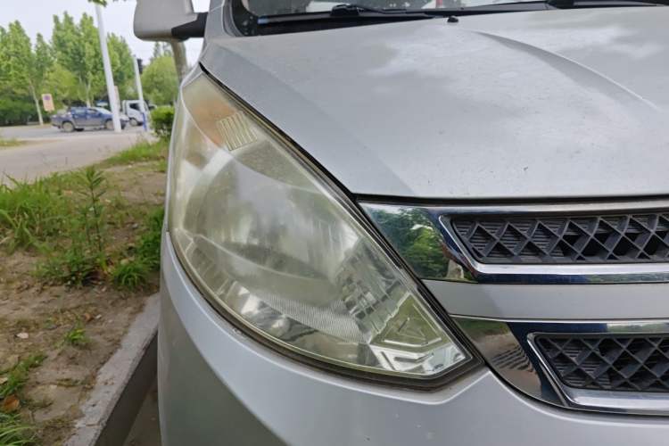 Used Wuling Rongguang V 2016 1.5L Standard Version Right Front Headlight