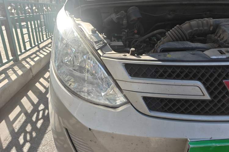 Used Wuling Rongguang V 2016 1.5L Practical Version Right Front Headlight