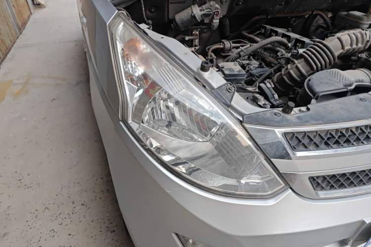 Used Wuling Rongguang V 2016 1.5L Standard Version Right Front Headlight
