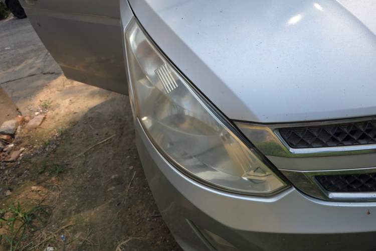 Used Wuling Rongguang V 2016 1.2L Standard Version Right Front Headlight