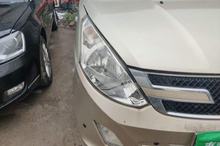 Used Wuling Rongguang V 2016 1.5L Standard Version Right Front Headlight