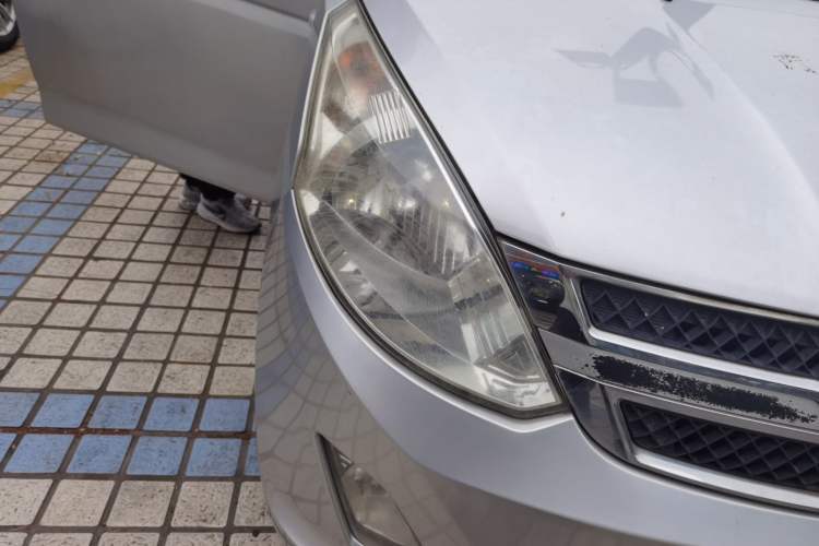 Used Wuling Rongguang V 2016 1.5L Standard Version Right Front Headlight